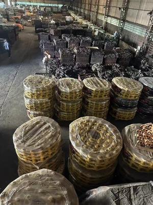 Excavator and bulldozer tracks195-32-04642 9163908