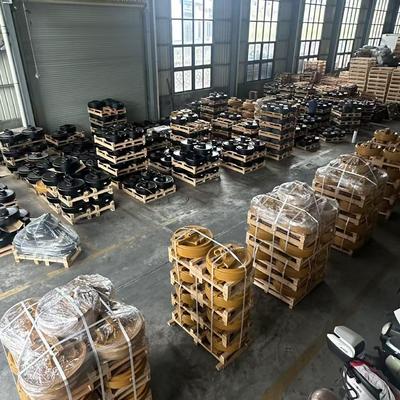 Excavator and bulldozer tracks195-32-04642 9163908